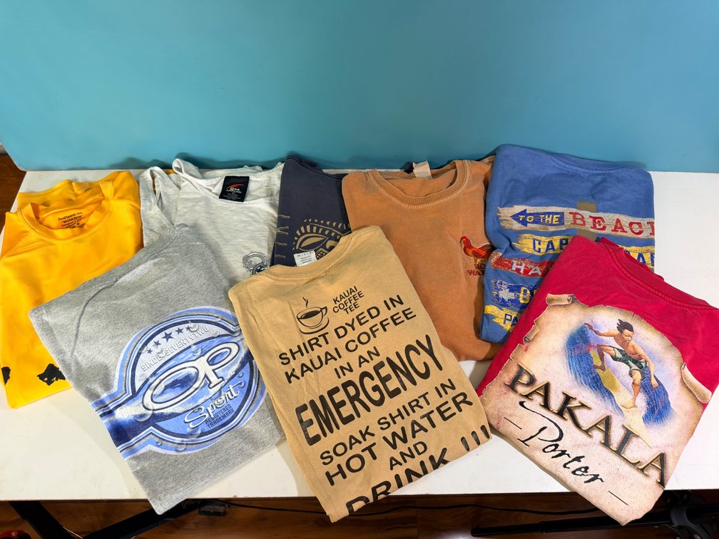 (X's 8) Assorted Graphic T-Shirts - Size M