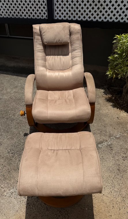 Mac Motion Recliner w/ Ottoman