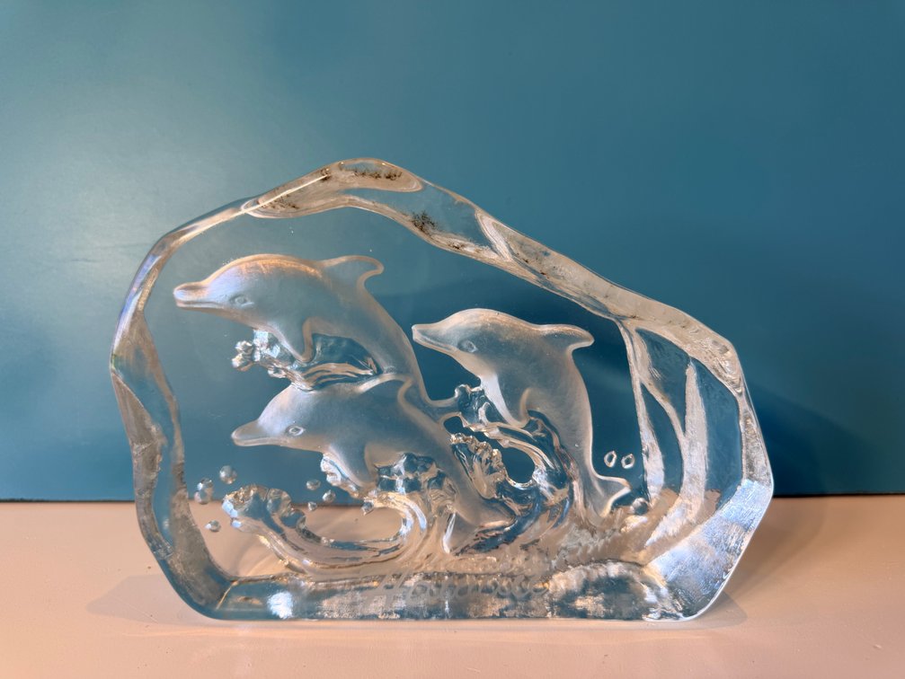 Hawaii Glass Dolphin Keepsake