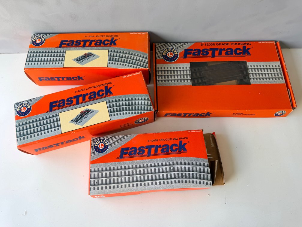 Lionel FasTrack Accessory Track Lot – Grade Crossing, Uncoupling Track & Lighted Bumpers