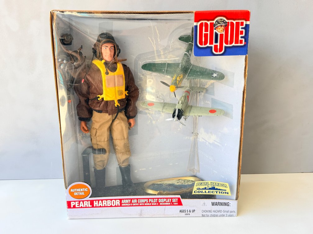 Hasbro G.I. Joe Pearl Harbor Collection Army Air Corps Pilot Display Set