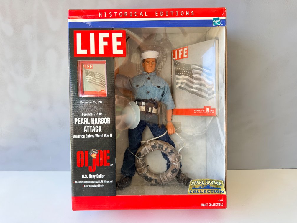 Hasbro G.I. Joe Pearl Harbor Collection LIFE Historical Editions U.S. Navy Sailor Gift Set
