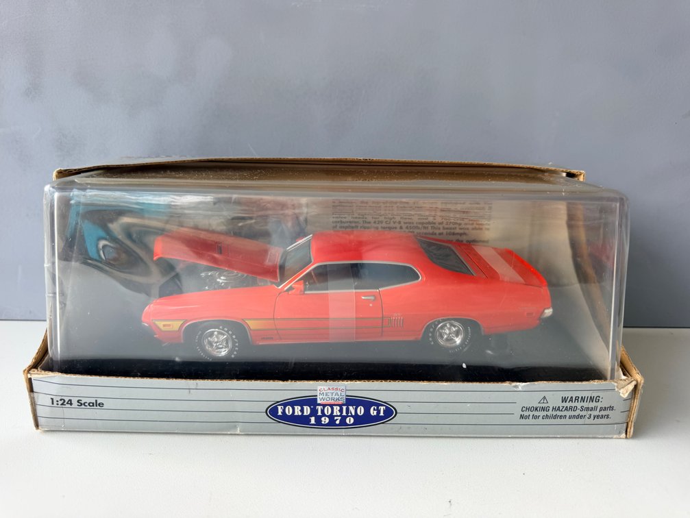 Classic Metal Works 1970 Ford Torino GT 1:24 Scale Die-Cast Model