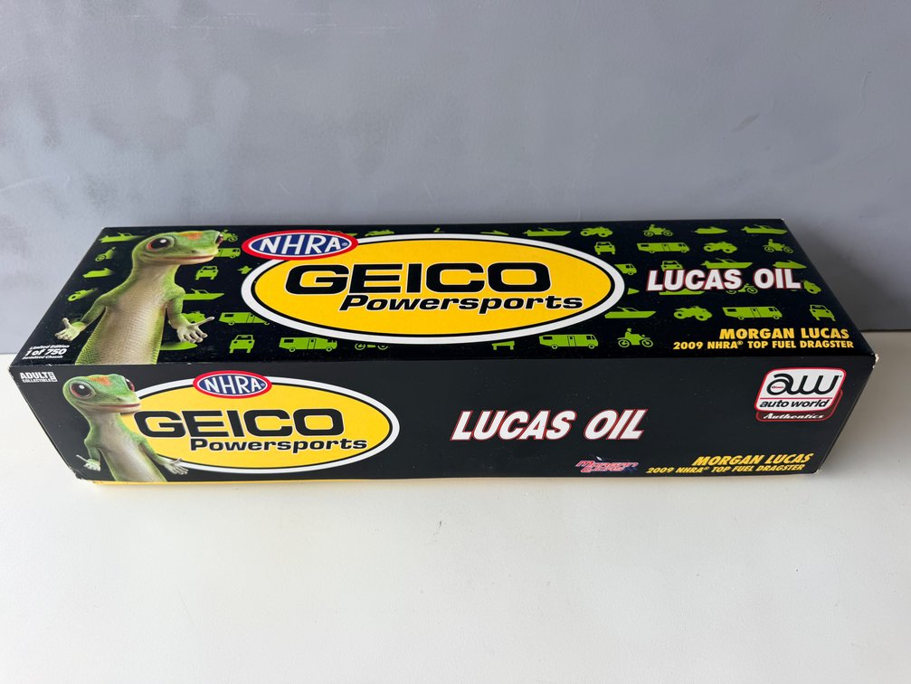 Auto World 1:18 NHRA GEICO Powersports Morgan Lucas 2009 Top Fuel Dragster Limited Edition Die-Cast