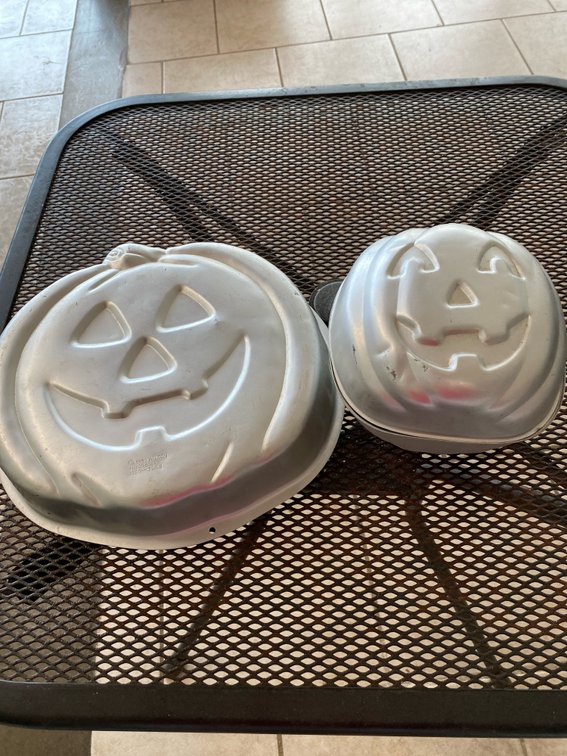 (X's 2) Halloween Pumpkin Cake Pan