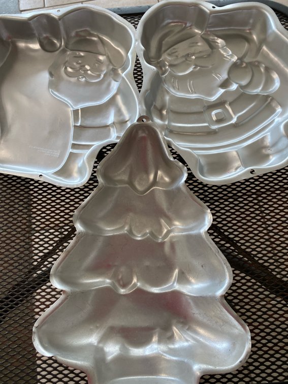 (X's 3) Christmas Cake Pans