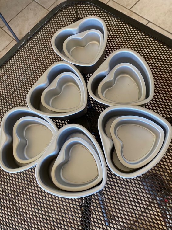 (X's 6) 6- 2pc Heart Pans w/Removable Bottom