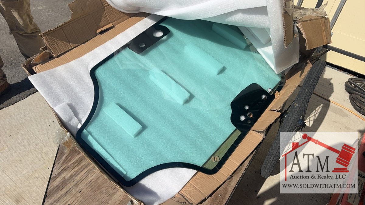 NEW Skidsteer Door Glass (Fits CAT 259 or 289)