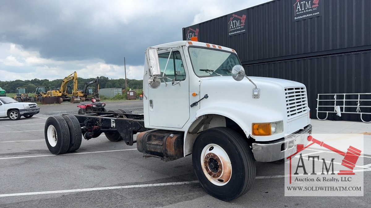 2000 International 4700 Chassis