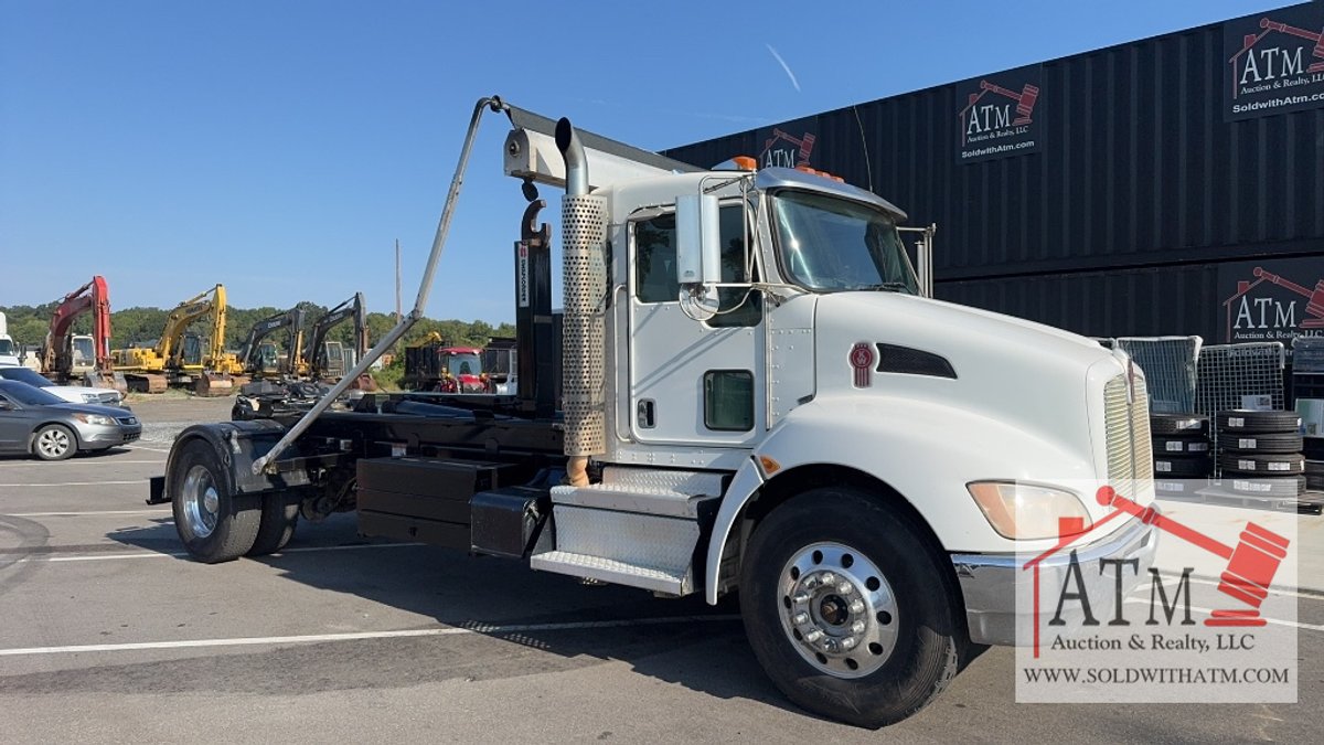 2021 Kenworth T3 Hooklift Roll-Off Truck