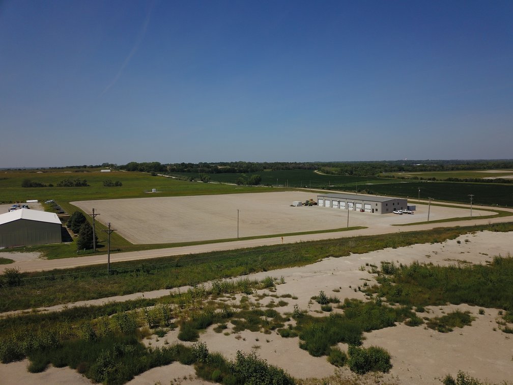 Image for TREMENDOUS HIGH VISIBILITY COMMERCIAL PROPERTY NO RESERVE LIVE AUCTION