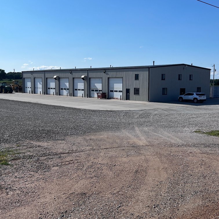 Image for TREMENDOUS HIGH VISIBILITY COMMERCIAL PROPERTY NO RESERVE LIVE AUCTION