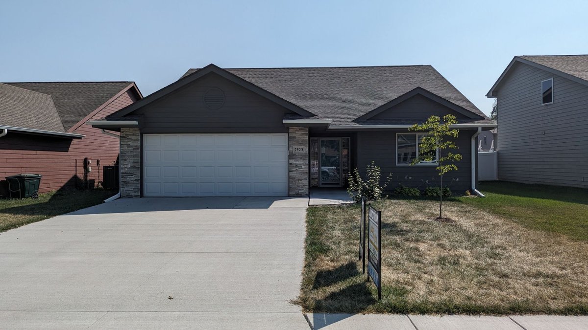 Image for SUPER CLEAN 3 BEDROOM RANCH HOME LIVE AUCTION