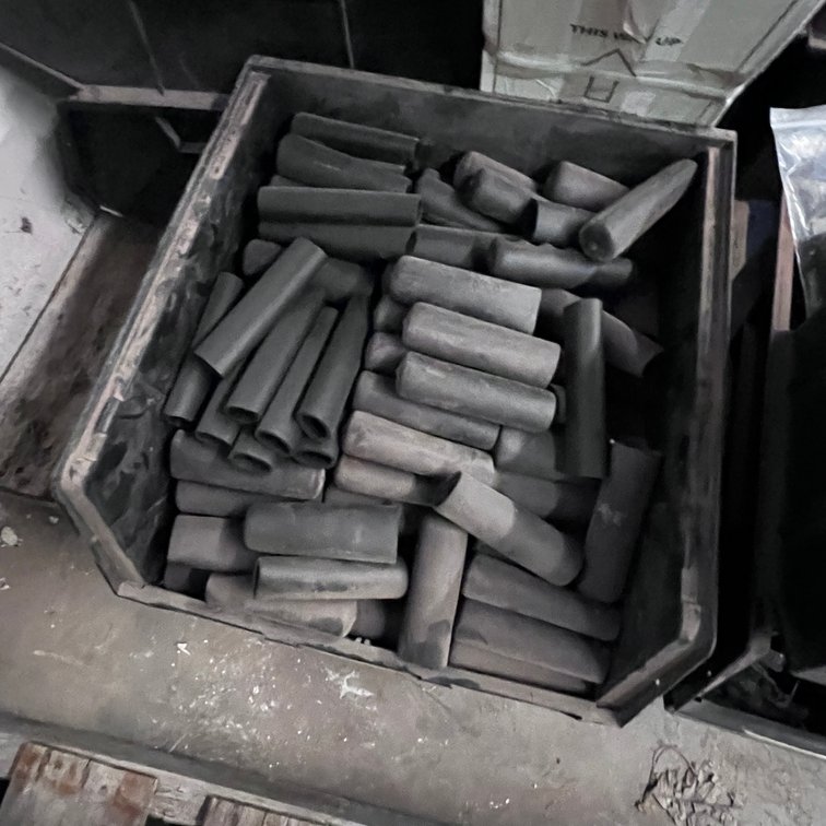 Pallet of Plastic Parts Bins