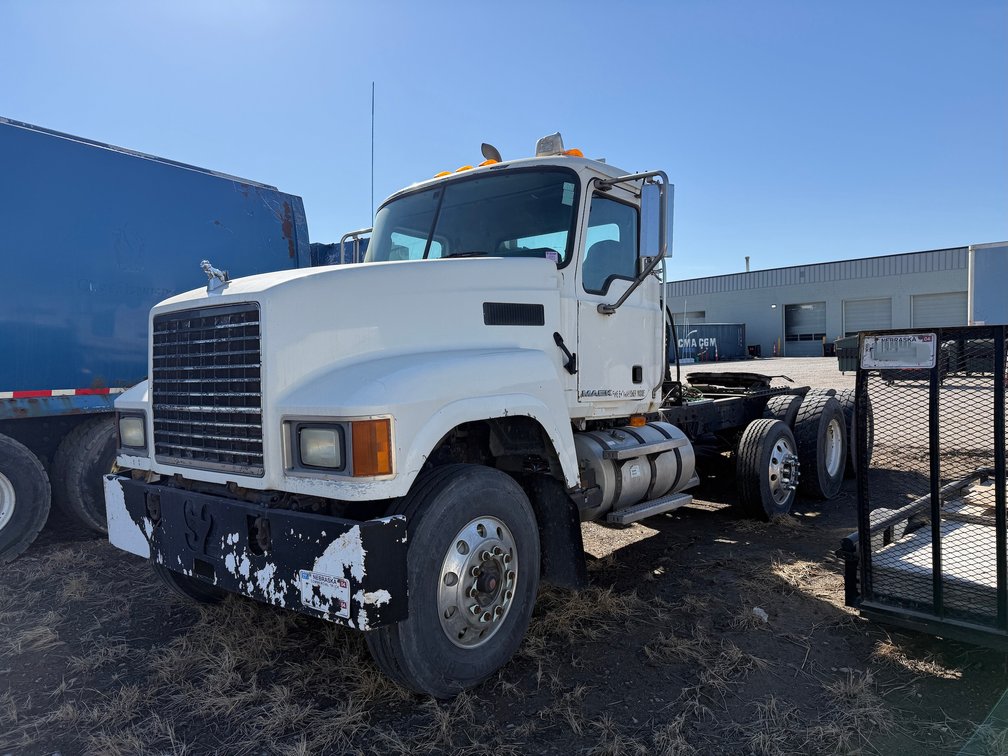 2009 Mack Triple Axle Day Cab Truck Tractor