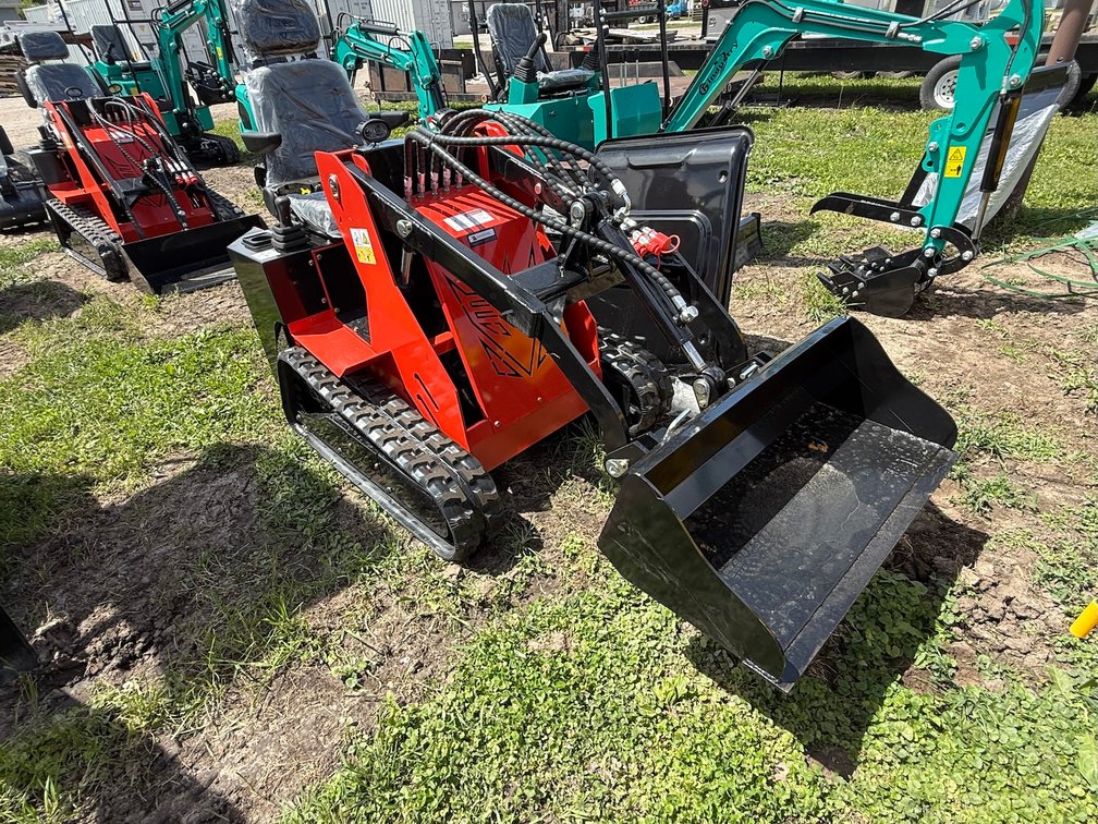Unused 2026 SDLANCH SSL580 Ride-On Mini Skid Steer Loader - Gasoline