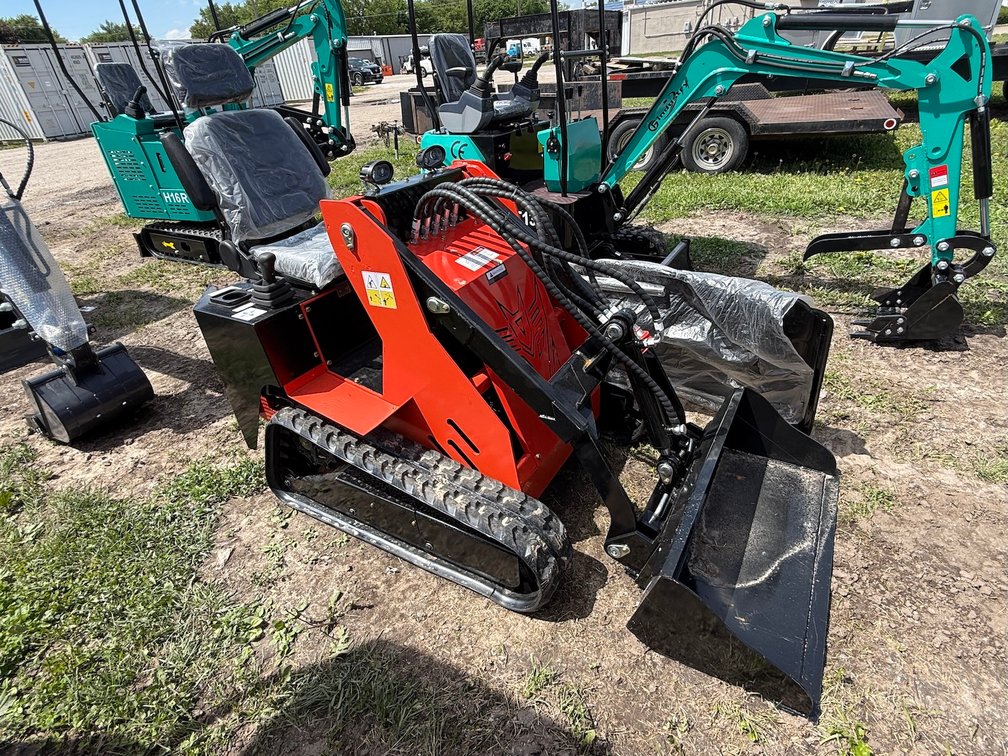 Unused 2026 SDLANCH SSL580 Ride-On Mini Skid Steer Loader - Gasoline