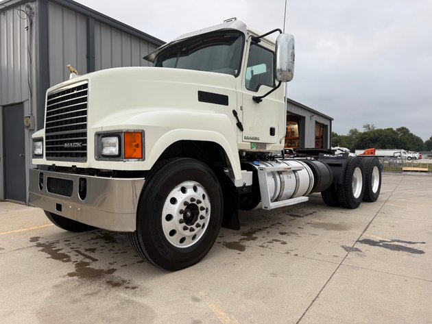 Image for Eastern Nebraska's Late Model Truck, Trailer, Construction & Farm Equipment No Reserve LIVE Auction