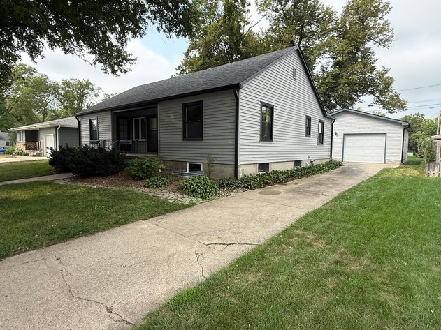 Image for Charming 5 Bedroom, 2 Bath Home in Cedar Bluffs