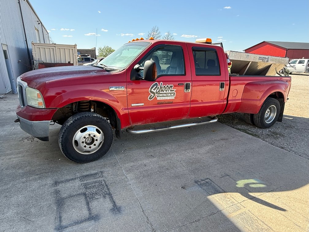 2004 Ford F-350 Lariat Crew Cab Diesel 1-Ton Dually Pickup