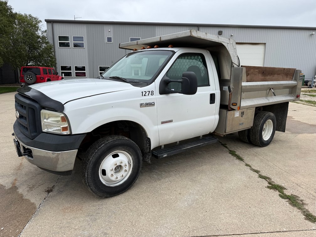 2006 Ford F-350 XL 1-Ton Dually Diesel Dump Truck