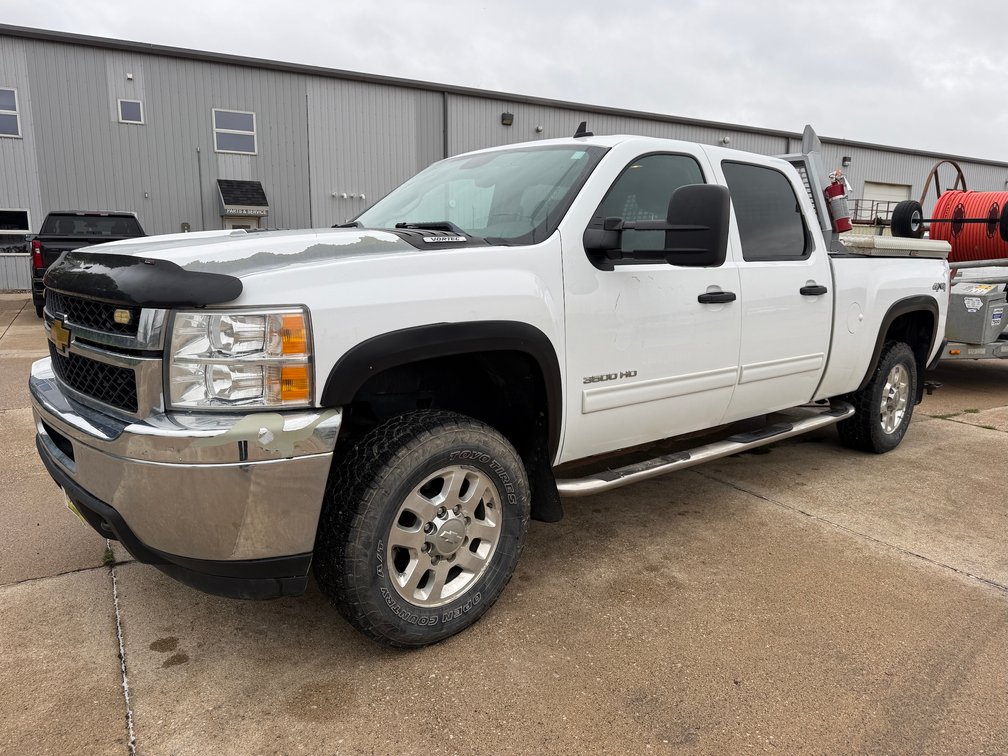 2013 Chevrolet K-3500 Heavy Duty Silverado LT Crew Cab Pickup