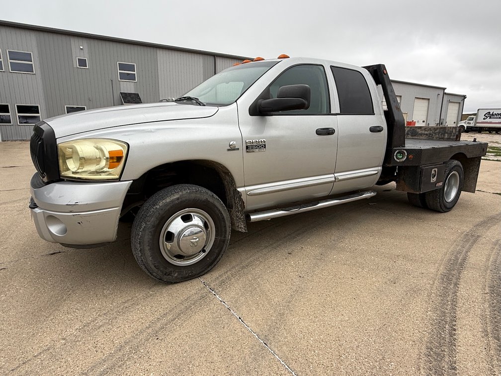 2007 Dodge Ram K-3500 Crew Cab 1-Ton Dually Flatbed Pickup