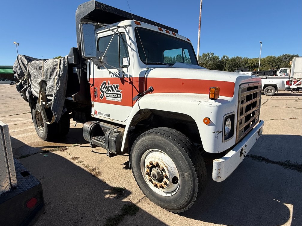 1988 International 1954 Single Axle Dump Truck