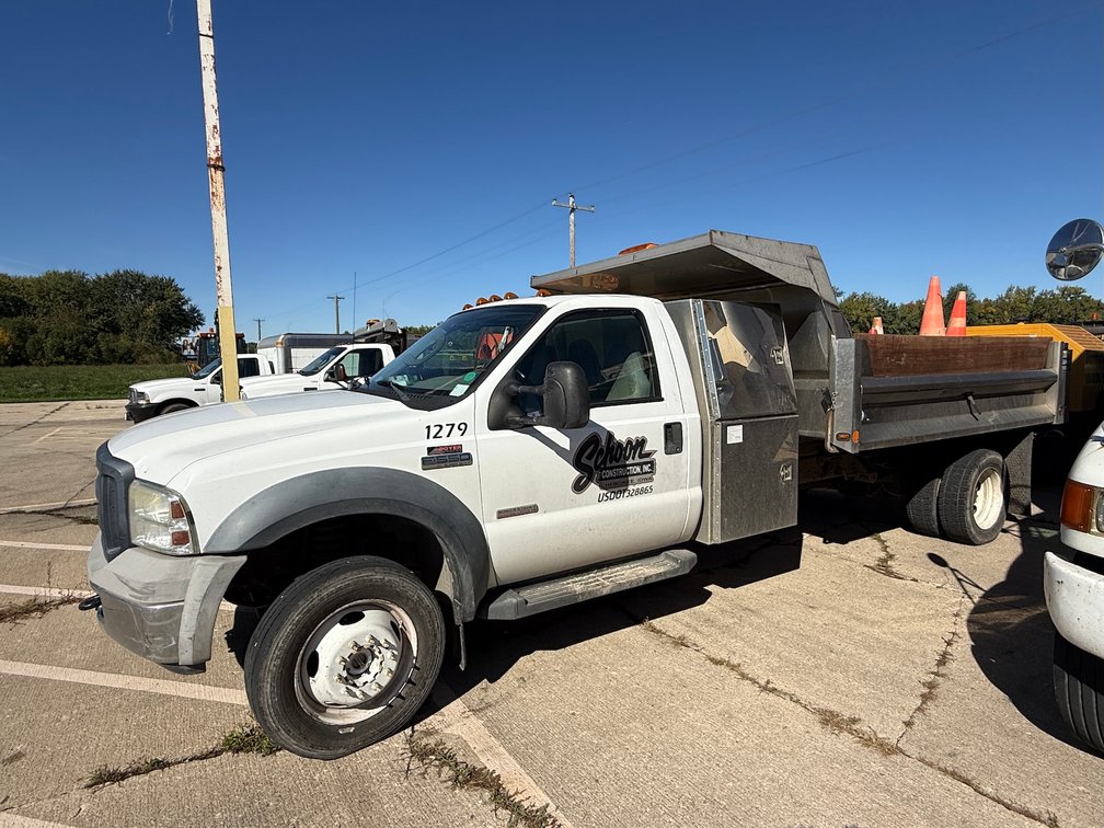 2006 Ford F-550 XL 1-Ton Dually Diesel Dump Truck