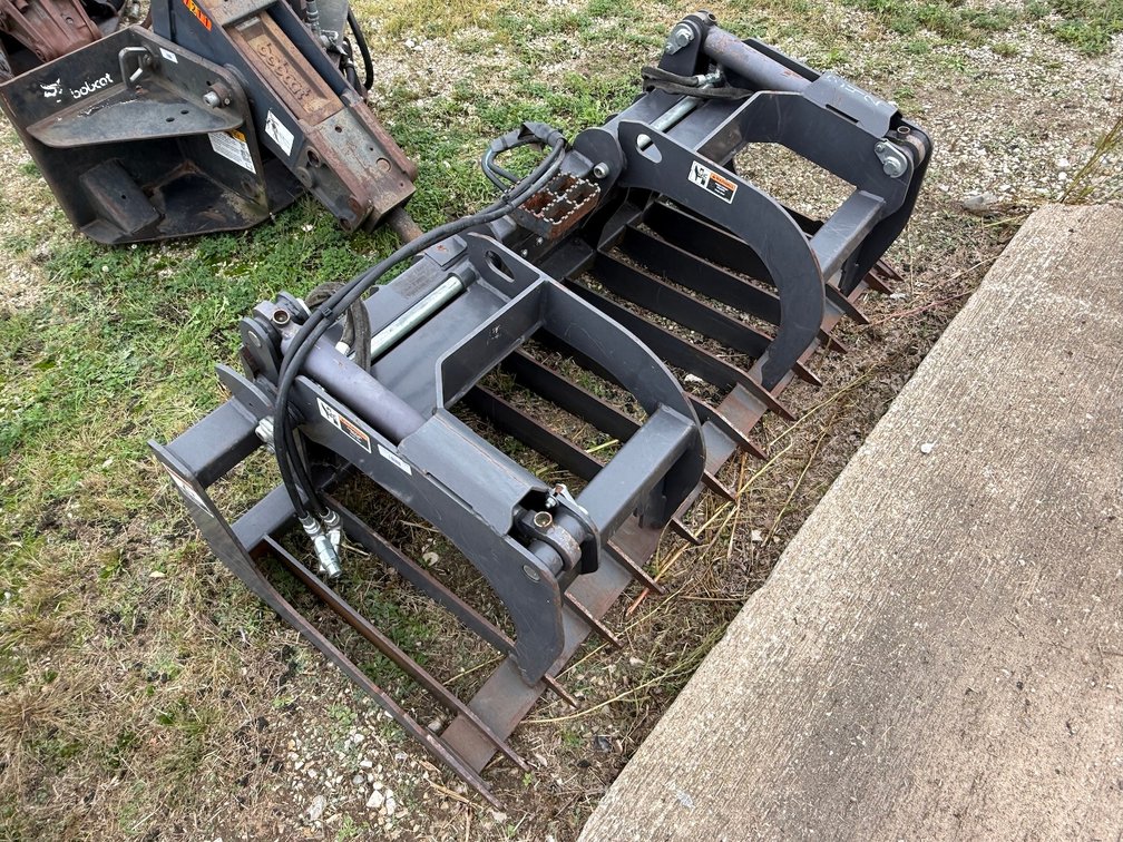 Paladin 12272 Hydraulic Rock/Root Grapple Bucket Attachment
