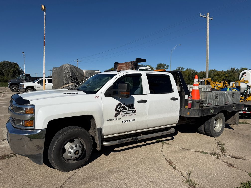 2016 Chevrolet 3500 Heavy Duty Crew Cab 1-Ton Dually Flatbed Pickup