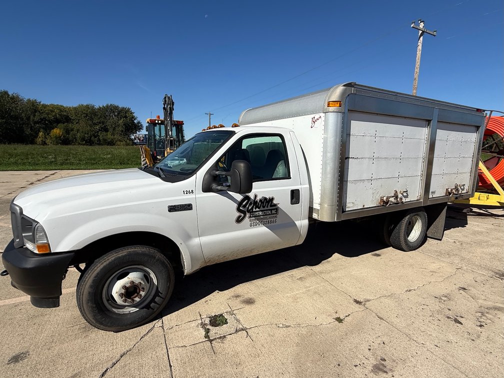 2003 Ford F-350 XL 1-Ton Dually Van Truck