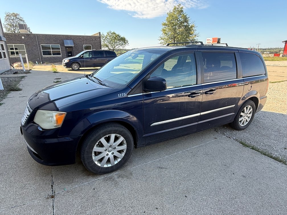 2012 Chrysler Town & Country Mini Van