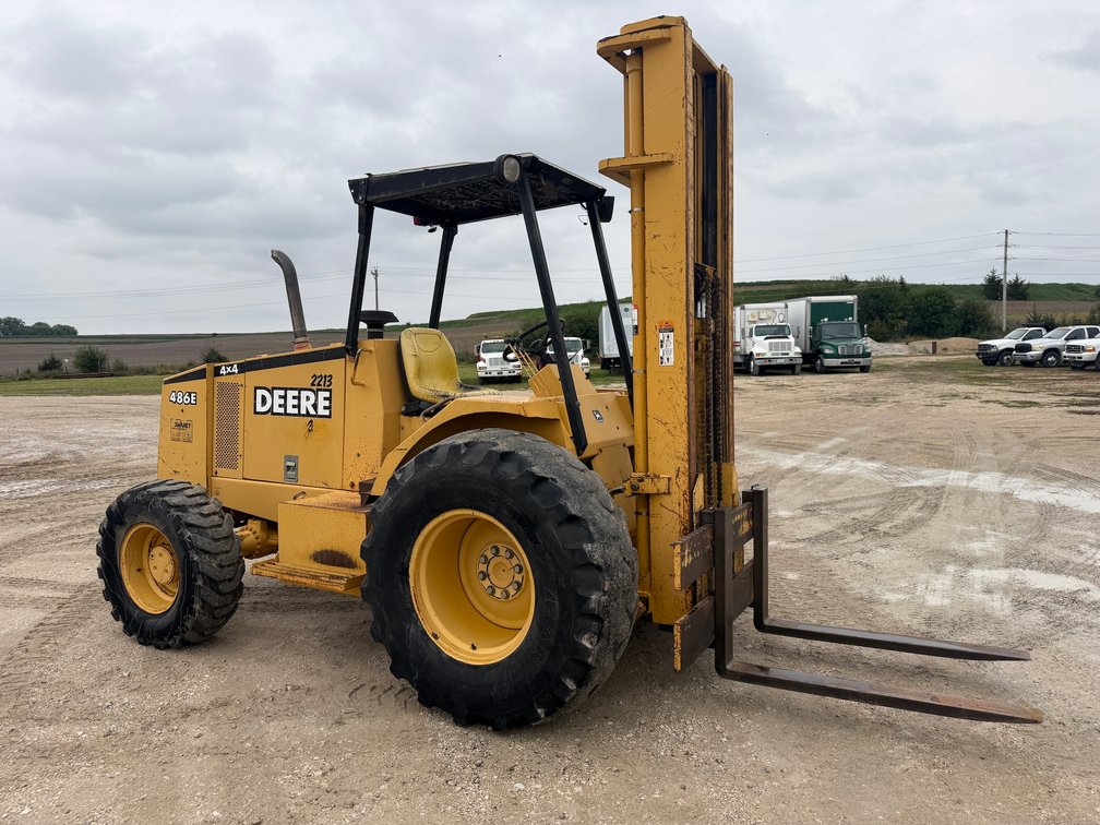 John Deere 486E Heavy Duty Forklift (Reserved for Loadout until Wed, Nov 18th at 2:00 PM)