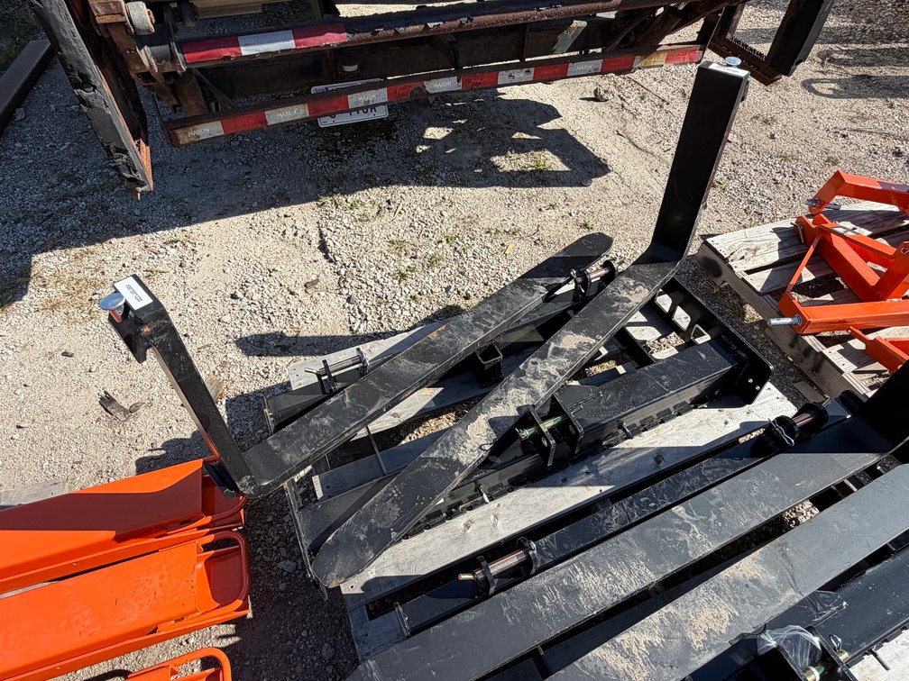 Wolverine THFF46 3-Point Pallet Fork Attachment with (2) Forks