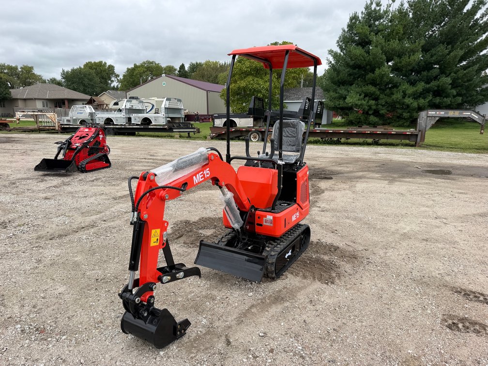 SDLANCH ME15 Hydraulic Mini Excavator - Gasoline