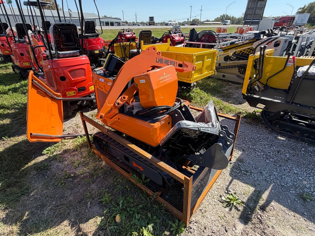 LandHonor LHR-ME10X1 Hydraulic Mini Excavator - Gasoline (NOT FULLY ASSEMBLED)