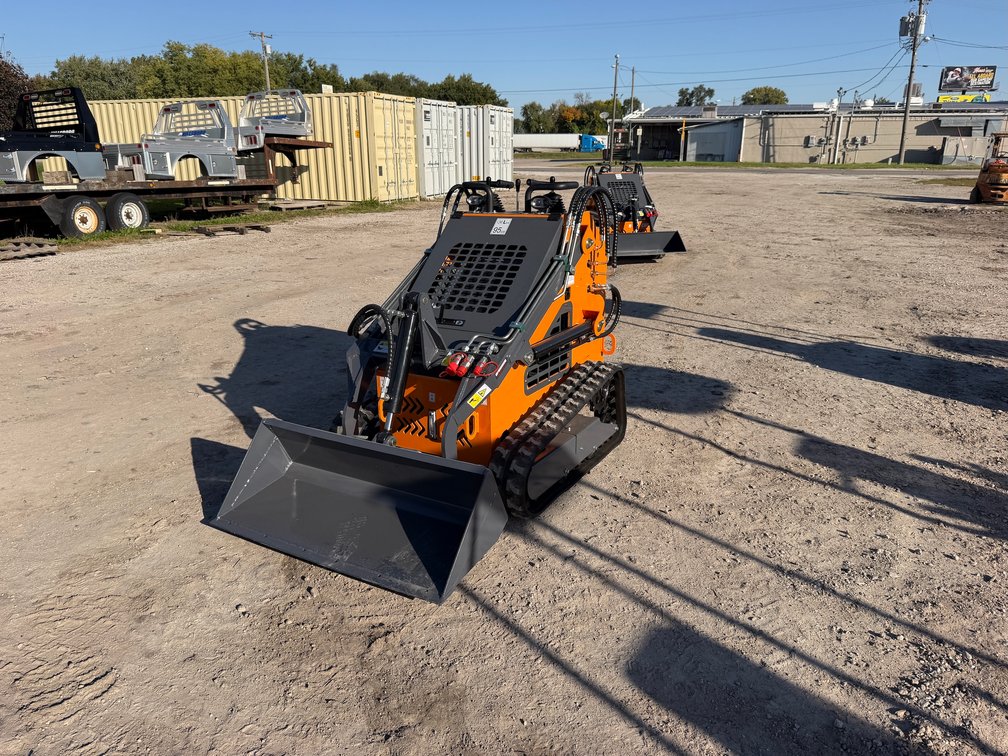 LandHonor LHR-ME380R2 Mini Skid Steer Loader - Gasoline