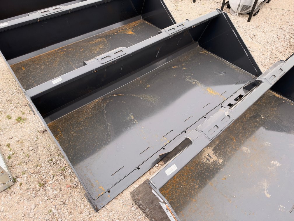 Wolverine TDB-11-84W Skid Steer Bucket Attachment