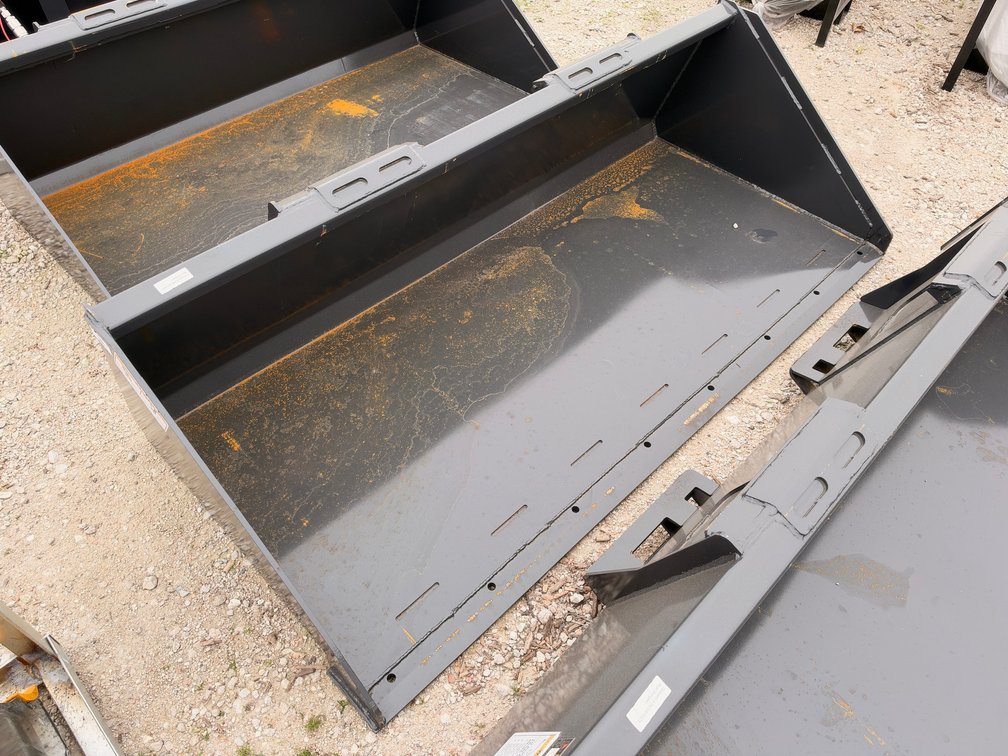 Wolverine TDB-11-78W Skid Steer Bucket Attachment