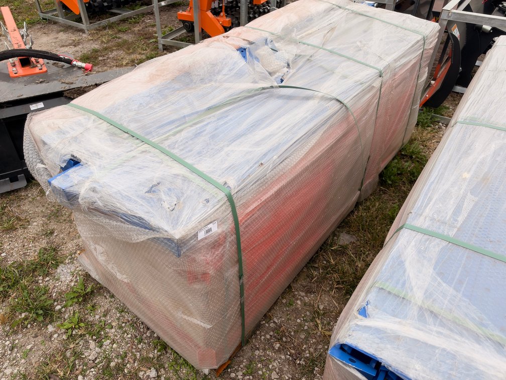 SDLANCH (6) Sections of  Heavy Duty Pallet Racking