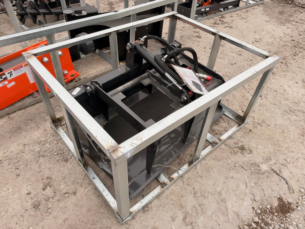 LandHonor MGB-72-44W Mini Grapple Bucket Attachment for MINI Skid Steer Loaders