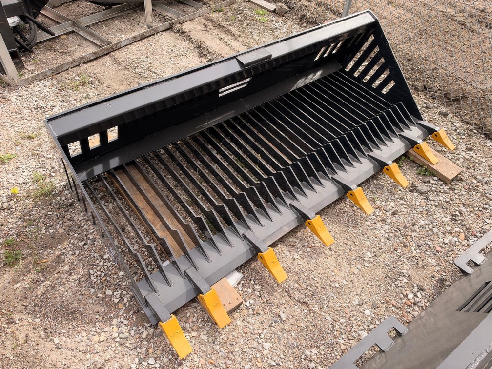 LandHonor RB-14-78W 78 in. Wide Rock Bucket Attachment