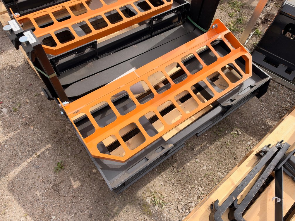 LandHonor PF-11-3500GPallet Fork Attachment for Skid Steers