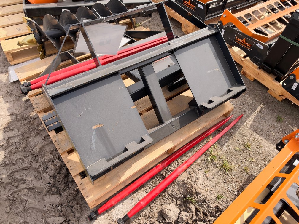 LandHonor BS-12-2500G Bale Spear Attachment for Skid Steers