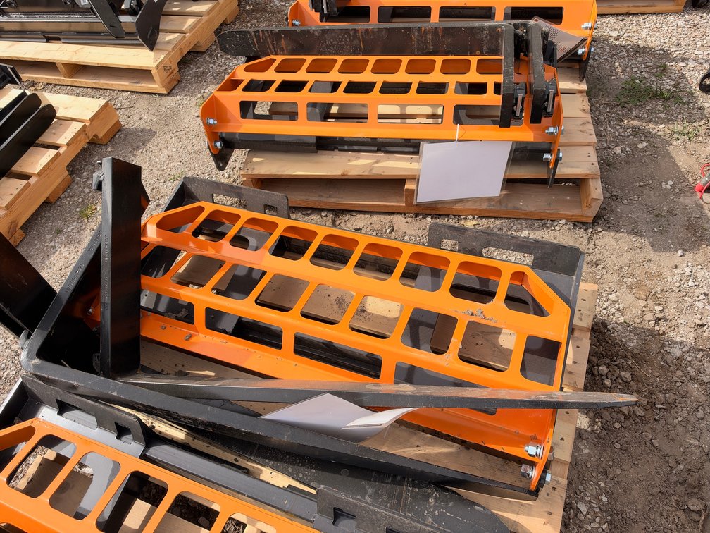 LandHonor PF-11-3500GPallet Fork Attachment for Skid Steers