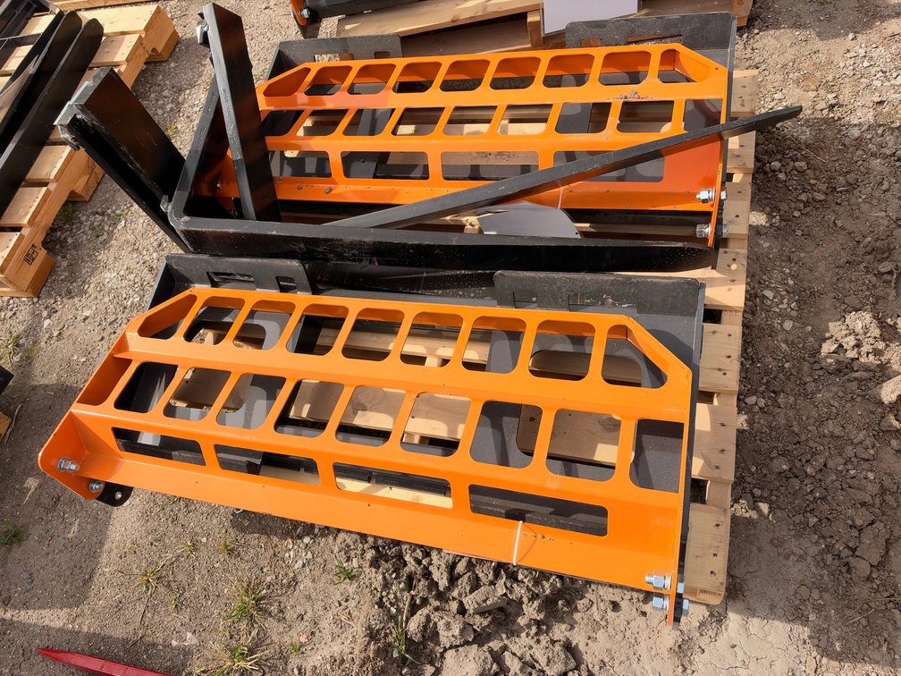 LandHonor PF-11-3500GPallet Fork Attachment for Skid Steers