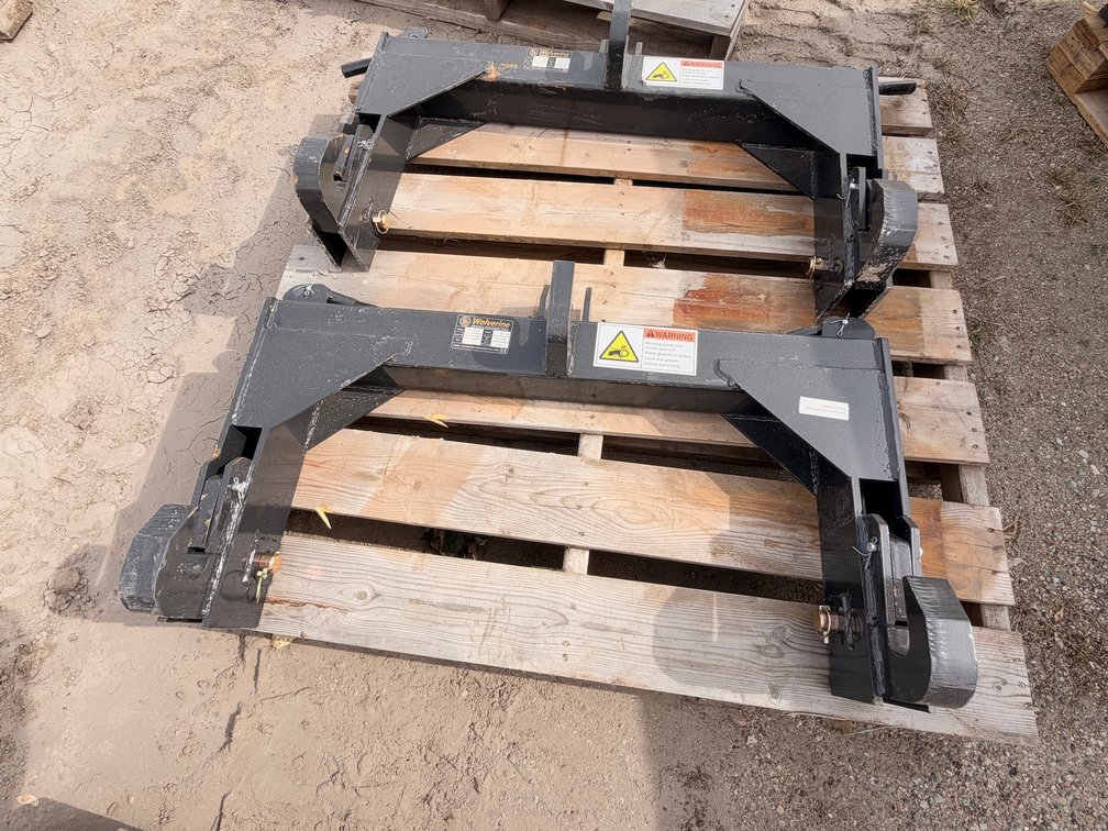 Wolverine TR-26-02C Class 2 Quick Hitch Attachment for Tractors