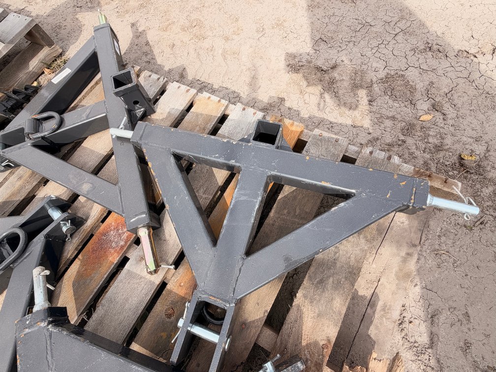 Wolverine TQH-26-01C Class 1 Quick Hitch Attachment for Tractors