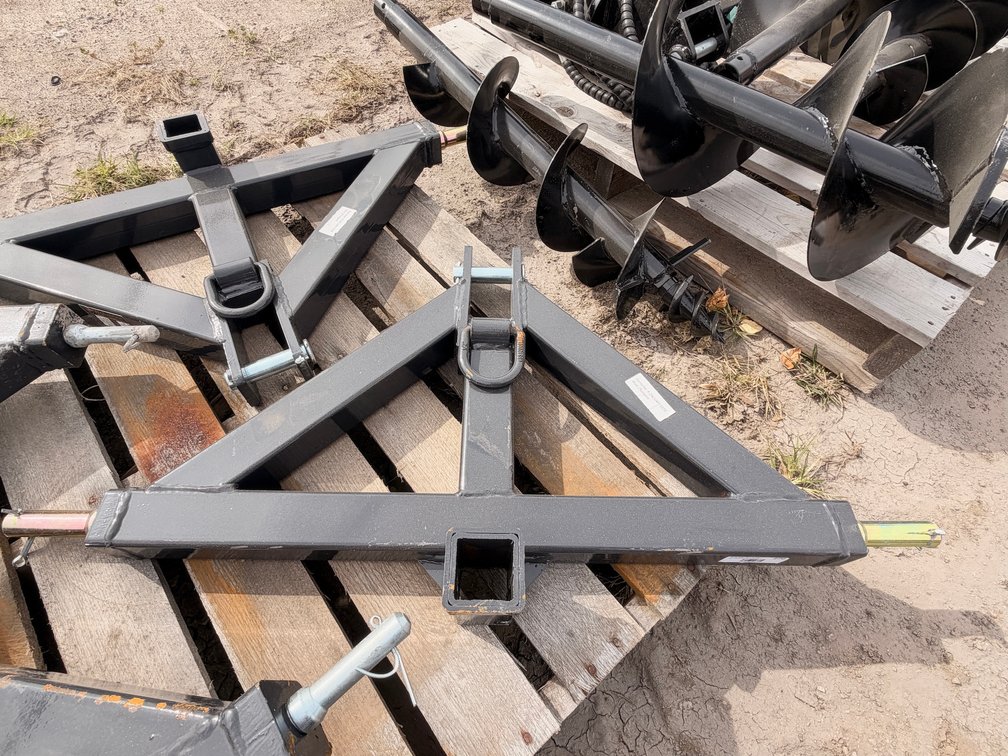 Wolverine TQH-26-02C Class 2 Quick Hitch Attachment for Tractors